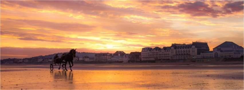 Charmant 2 Pieces A 5 Mn A Pied De La Mer Cabourg Exterior photo